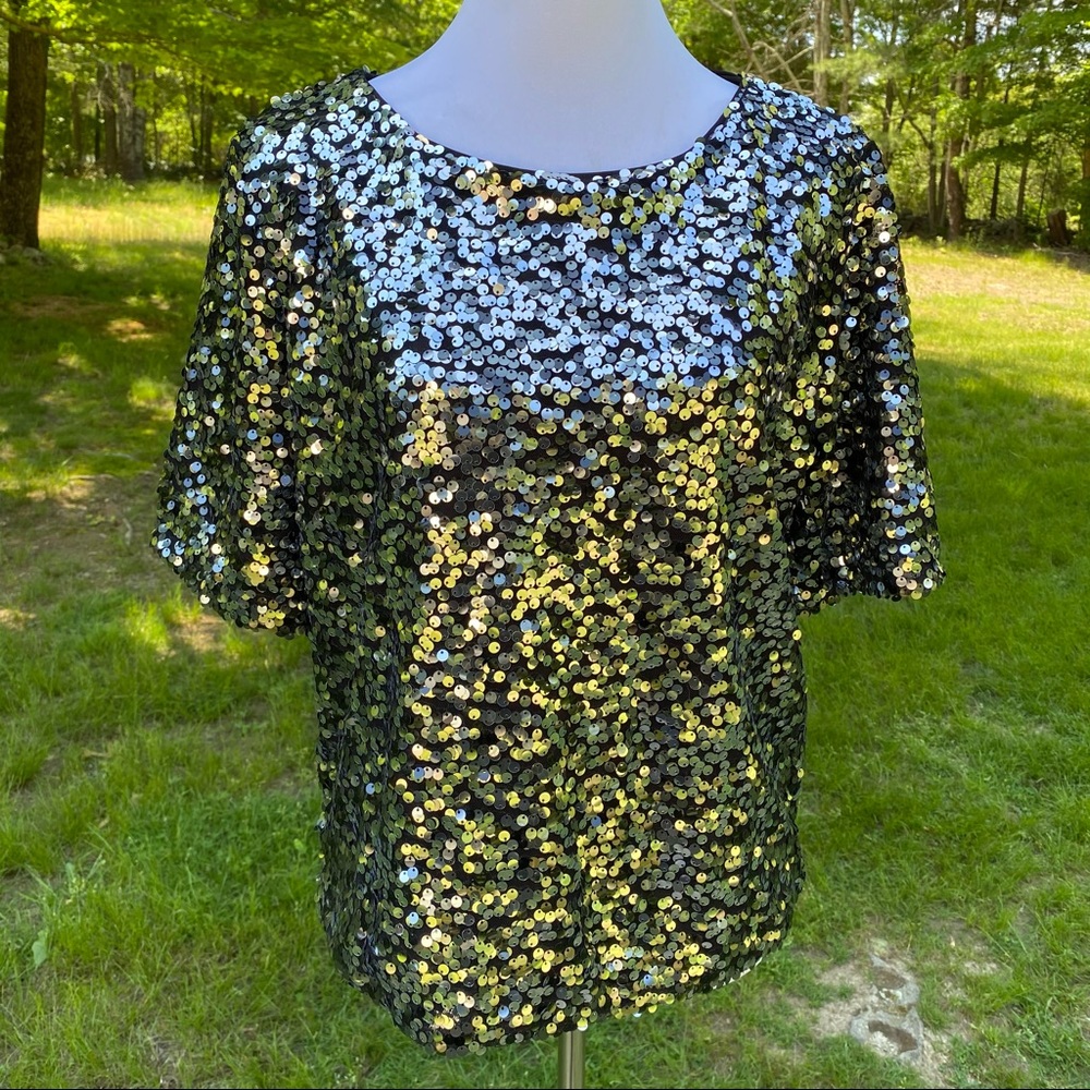 H&M TOP BLOUSE BLACK SILVER SEQUINS SIZE L CREW NECK SHORT SLEEVES